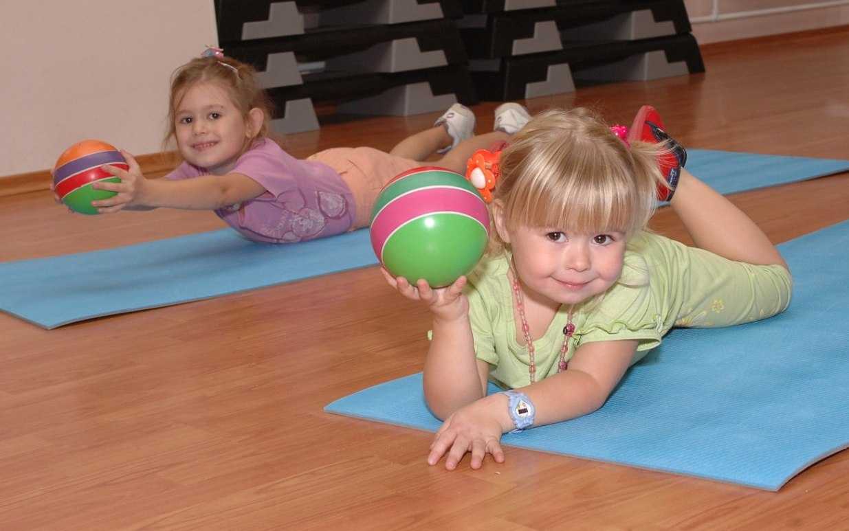 Художественная гимнастика для детей - со скольких лет, плюсы и минусы