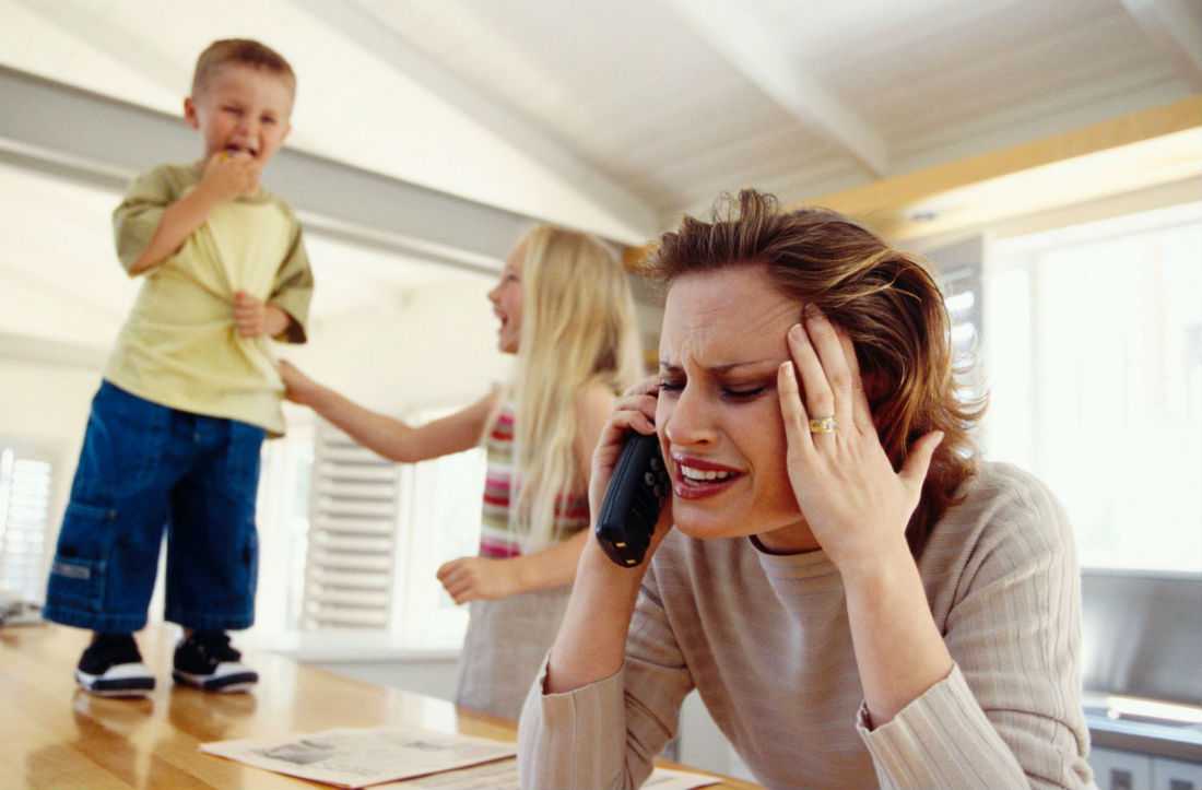 Ребенок манипулирует родителями советы психолога – как вести себя с мамой манипулятором?