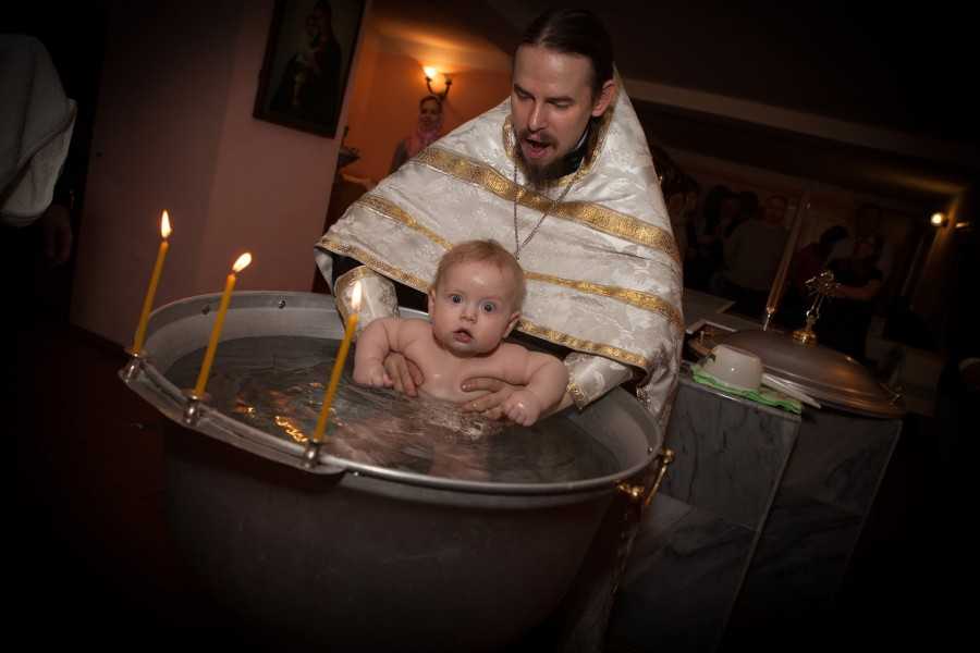 Можно ли мыться в православные праздники — приметы и мнения священников