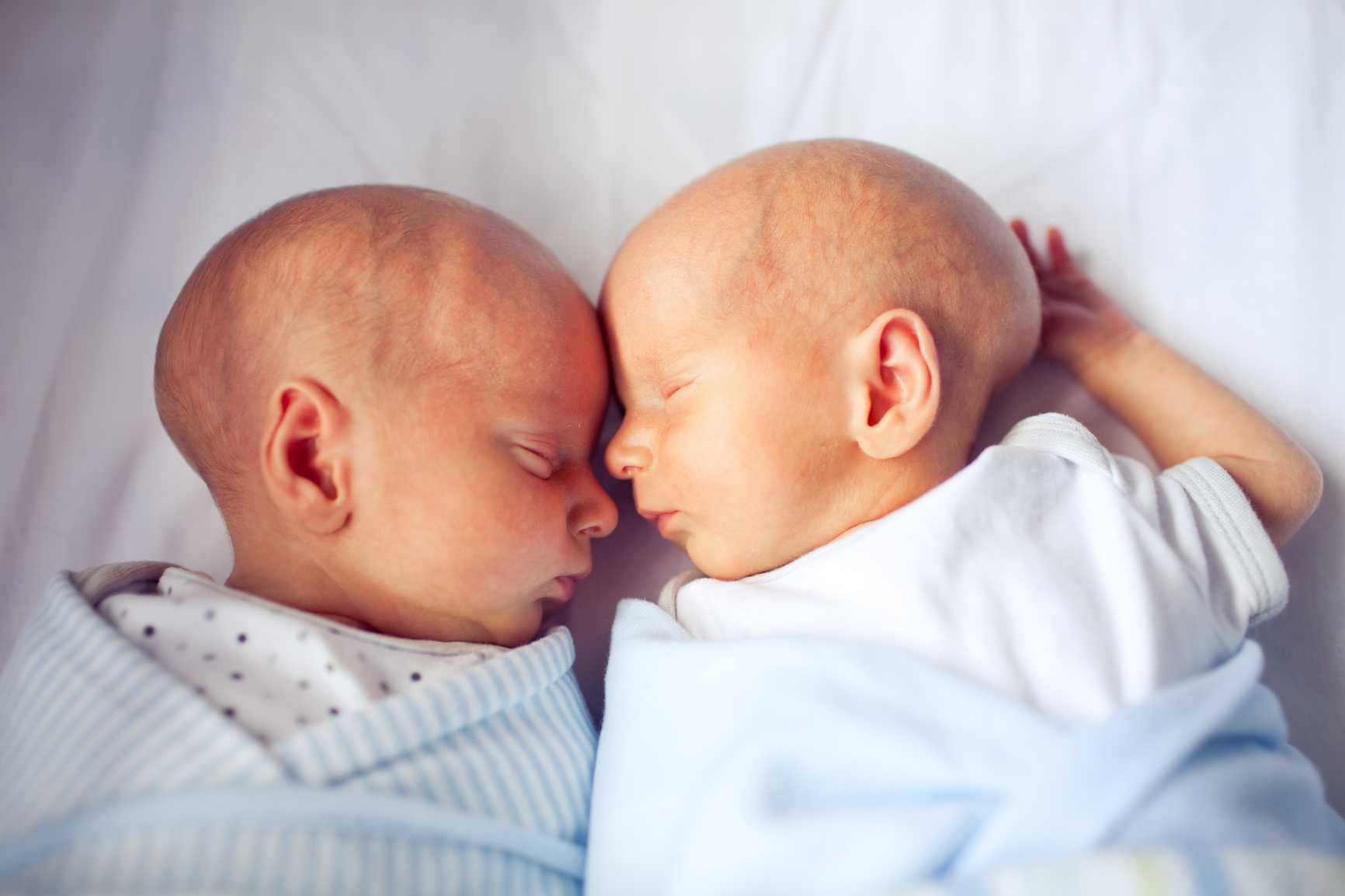 К чему снится родившиеся. С рождением близнецов. Разнополая двойня. Близнецы и сон. Приснились Близнецы.
