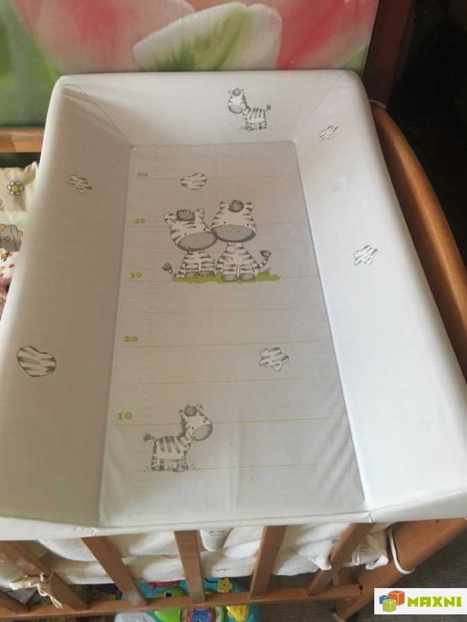 Доска для пеленания: накладка на комод и кроватку, коврик и подставка на кровать с креплением