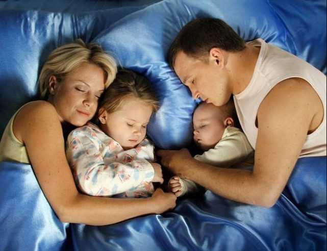 Как отучить ребенка спать с родителями | уроки для мам