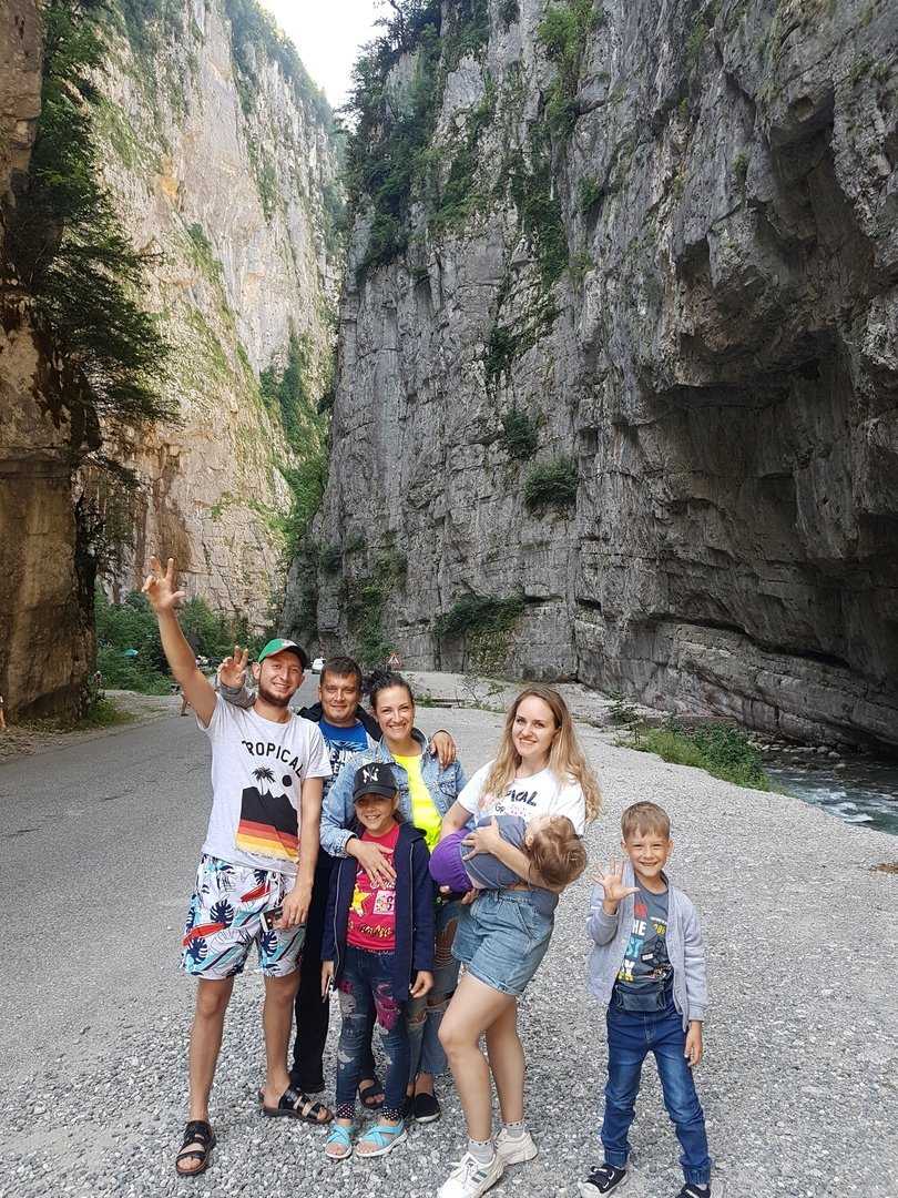 Куда съездить с ребенком летом недорого. Абхазия с детьми. Отдохнуть в Абхазии. Абхазия туризм. Лучшие места для отдыха с детьми.