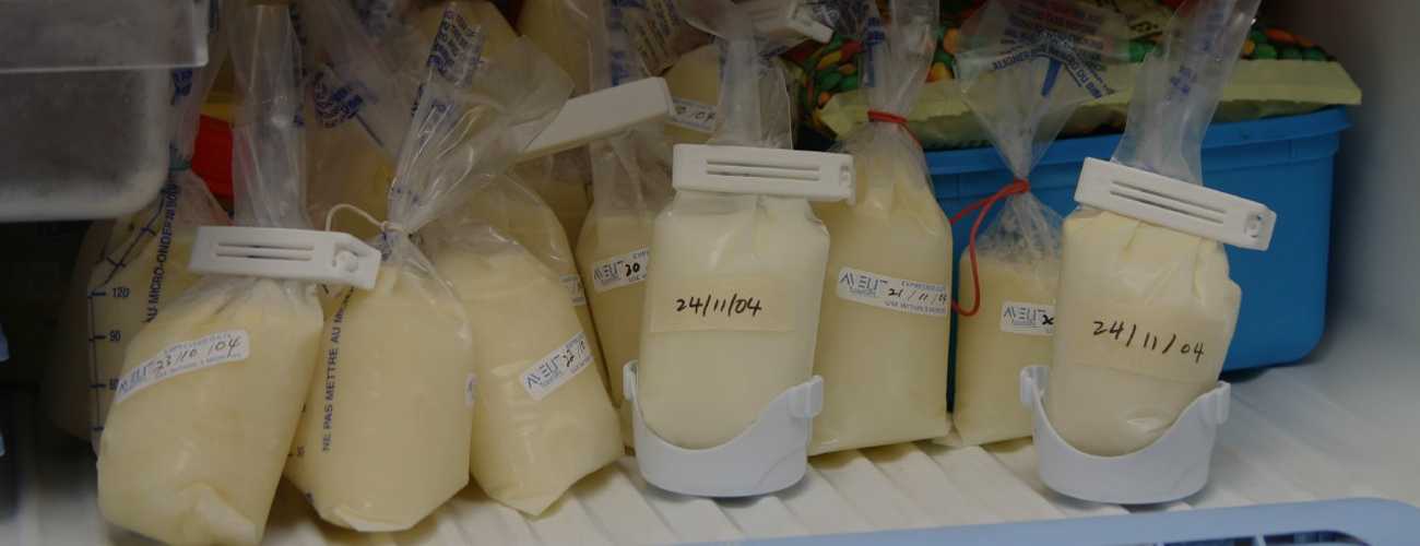 В чем можно заморозить грудное молоко?