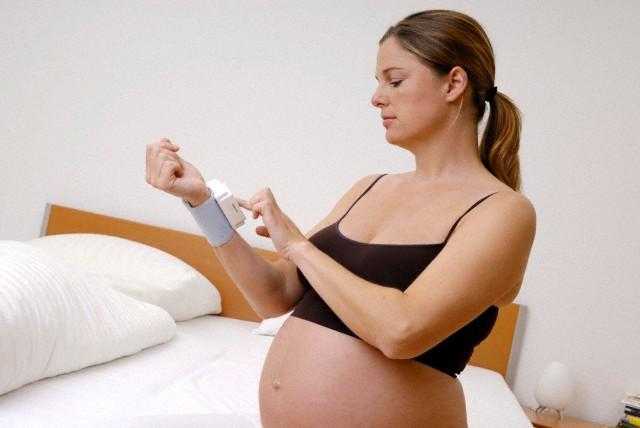 Низкое давление у беременных: причины, риски, лечение